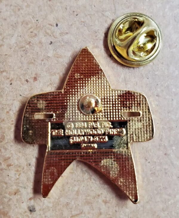 1995 Deluxe Lapel Pin Star Trek: DS9/Voyager Communicator 1"- Hollywood Pin - Image 2